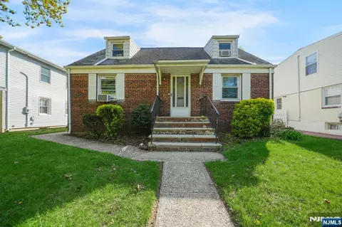 701 Centre St, Nutley, NJ 07110