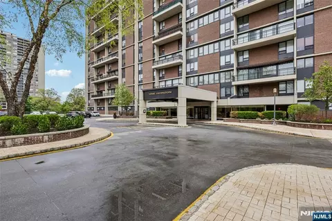 1 Horizon Rd #1404, Fort Lee, NJ 07024