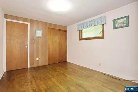 Bedroom - 405 Terhune Ave, Paramus, NJ 07652 photo 5 of 6