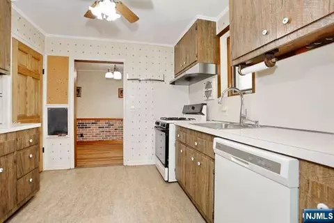 Kitchen - 405 Terhune Ave, Paramus, NJ 07652 photo 2 of 3