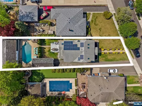 232 Webster Ave, Lyndhurst, NJ 07071