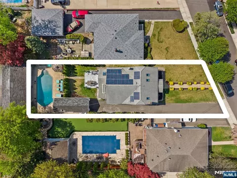 232 Webster Ave, Lyndhurst, NJ 07071