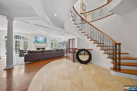 713 Bellaire Dr, Demarest, NJ 07627