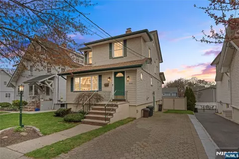 216 5th St, Ridgefield Park, NJ 07660