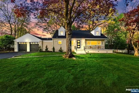 30 Birch St, Emerson, NJ 07630