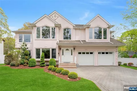 27 Highland Ave, Demarest, NJ 07627