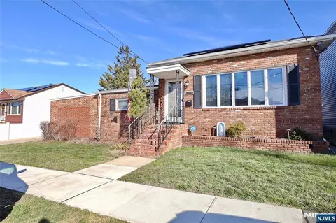 933 Mccandless Pl, Linden, NJ 07036