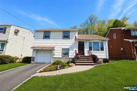 16 Morse Pl, Belleville, NJ 07109