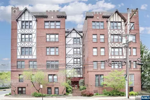 109 Grand Ave #2A, Englewood, NJ 07631