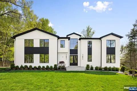 36 Hampshire Hill Rd, Saddle River, NJ 07458