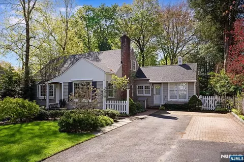 60 Oak Ave, Tenafly, NJ 07670