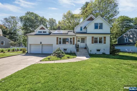 433 Piermont Rd, Cresskill, NJ 07626