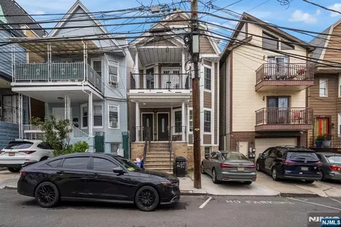 245 Jewett Ave, Jersey City, NJ 07304