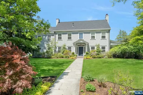 212 Midland Ave, Montclair, NJ 07042