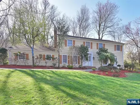 1 Frasco Ln, Norwood, NJ 07648