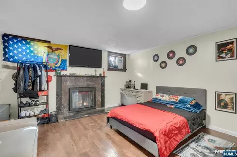 Bedroom - 297 Hamilton Pl, Hackensack, NJ 07601 photo 2 of 9