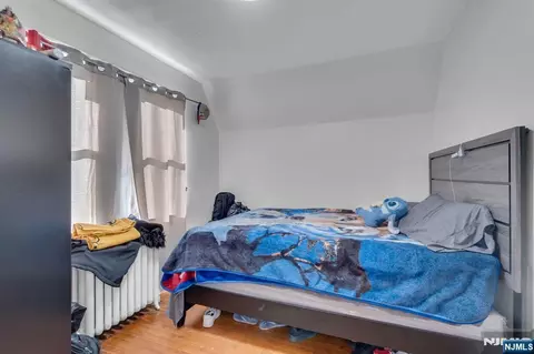 Bedroom - 297 Hamilton Pl, Hackensack, NJ 07601 photo 5 of 9