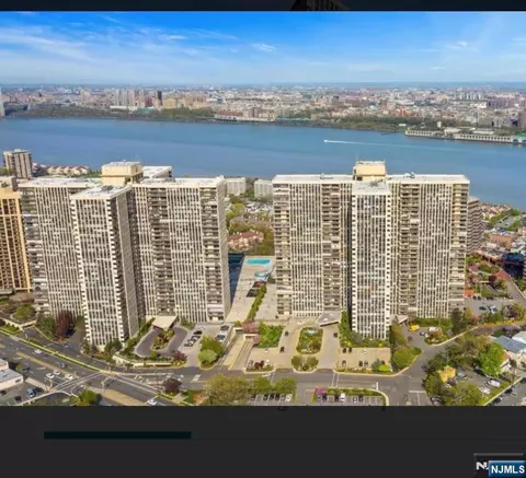 200 Winston #L09, Cliffside Park, NJ 07010