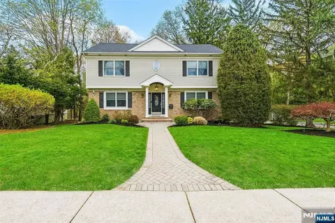 132 Maple St, Ramsey, NJ 07446