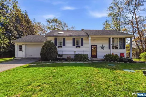 23 Hancock Dr, West Milford, NJ 07480