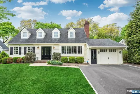 267 Merlin Pl, Wyckoff, NJ 07481