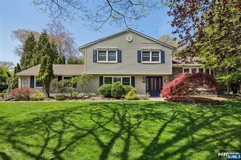 459 Ellis Pl, Wyckoff, NJ 07481