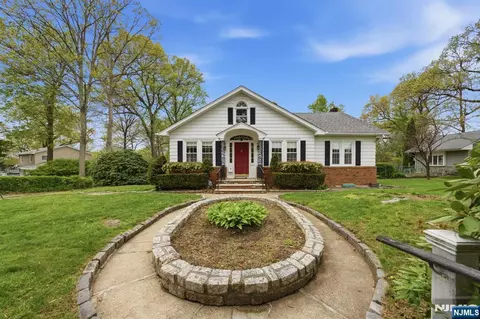28 Sunset Rd, Ringwood, NJ 07456