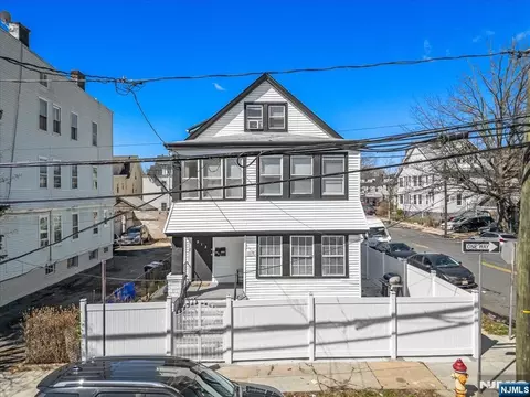 913 19th St, Newark, NJ 07108