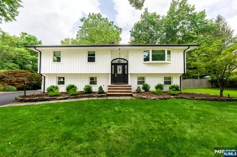 3 Antrim Rd, Montvale, NJ 07645