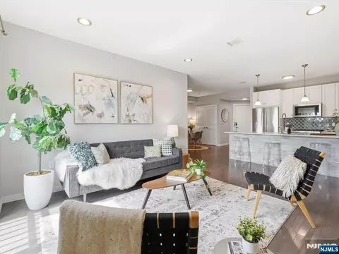 302 Palisade Ave #404, Jersey City, NJ 07307