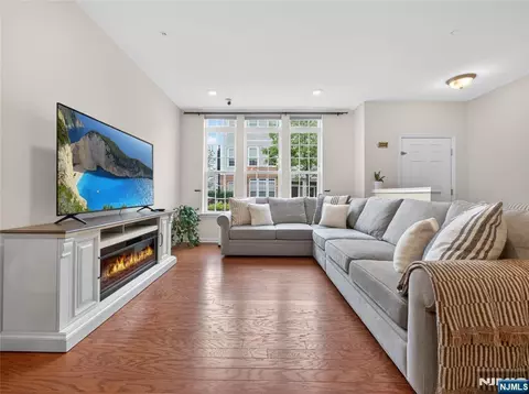 1 Veterans Dr, Wood Ridge, NJ 07075