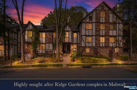 3711 Mark Twain Way, Mahwah, NJ 07430