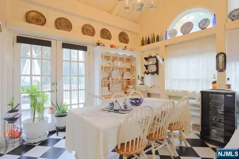 Dining - 218 Paramus Rd, Paramus, NJ 07652 photo 1 of 3