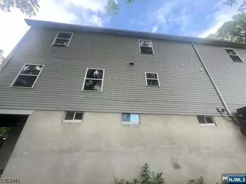 42 Riverlawn Dr, Wayne, NJ 07470 photo 3