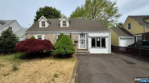 69 Lincoln Ave, Elmwood Park, NJ 07407