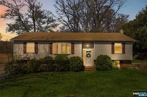 400 Lake Shore Dr, Hewitt, NJ 07421