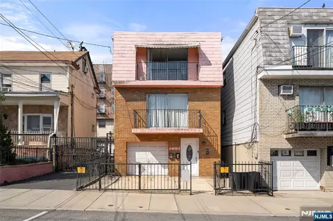308 5th St, Union City, NJ 07087