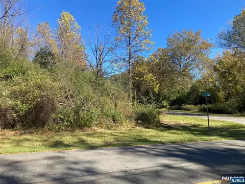 1 Bridge Rd, Knowlton, NJ 07832