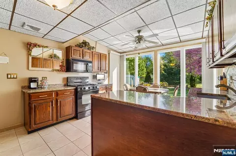 Kitchen - 203 Lawrence Dr, Paramus, NJ 07652 photo 2 of 2