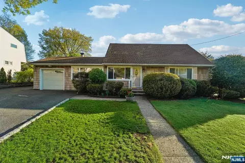 203 Lawrence Dr, Paramus, NJ 07652 photo 1