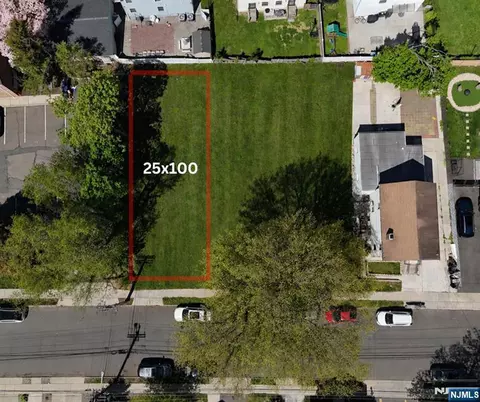 83 Ralph St, Belleville, NJ 07109