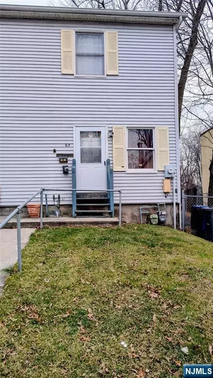 65 Hamilton St, East Orange, NJ 07017