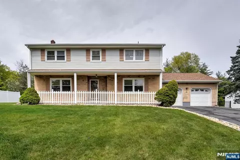 6 Linda St, Parsippany, NJ 07054