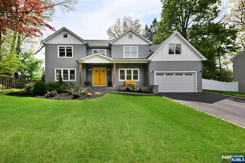 11 Lincoln Ave, Westwood, NJ 07675