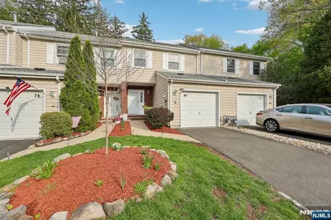 80 Lexington Ln, Wayne, NJ 07470