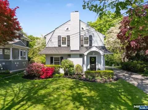 138 Melrose Pl, Ridgewood, NJ 07450