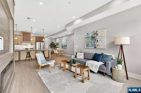 172 Griffith St #1, Jersey City, NJ 07307