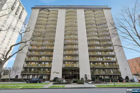 150 Overlook Ave #7F, Hackensack, NJ 07601