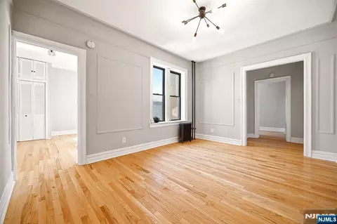 100 Prospect St #204, Jersey City, NJ 07307