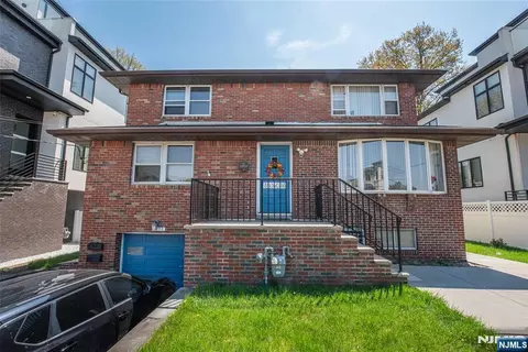 1222 16th St, Fort Lee, NJ 07024